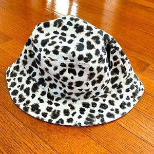 Leopard print bucket hat.